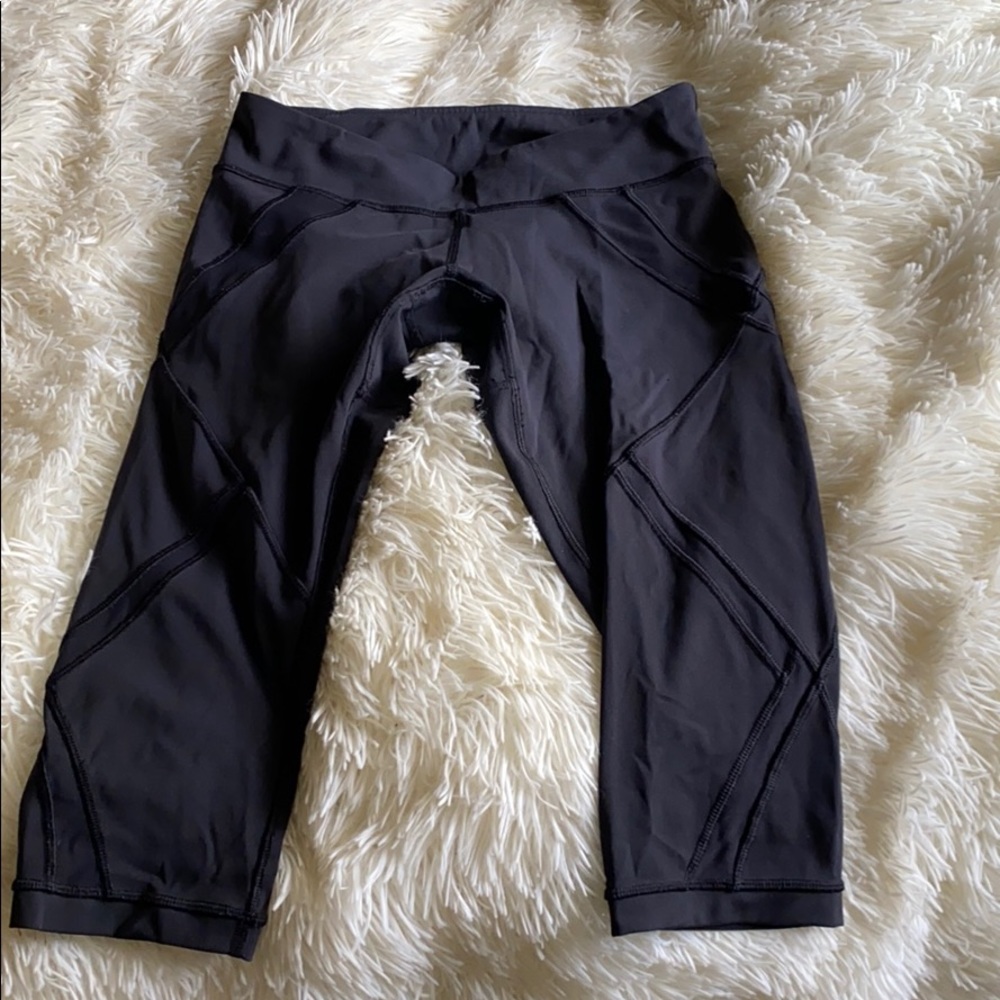 cropped black lululemon leggings